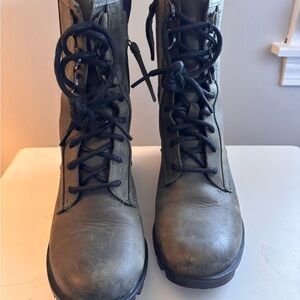 Sorel Women's Olive Green Lace-Up Combat Boots